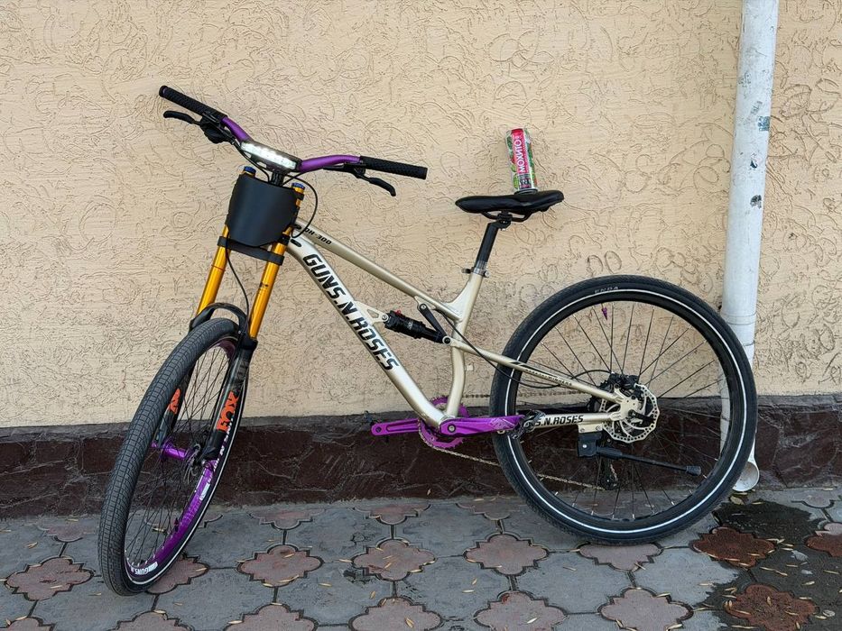 GUNS N ROSES ( двух подвес )