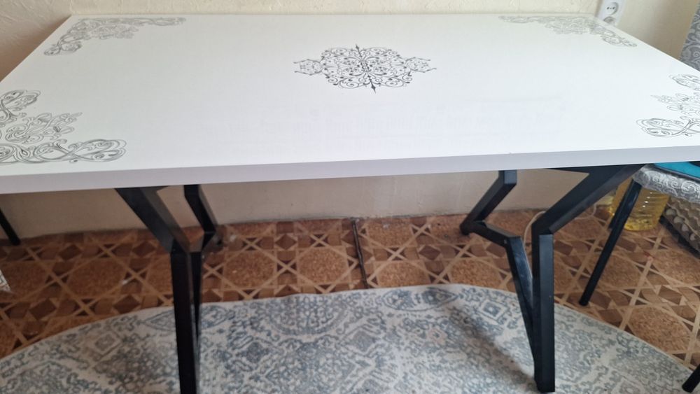 Срочнг Продам Стол со стулями