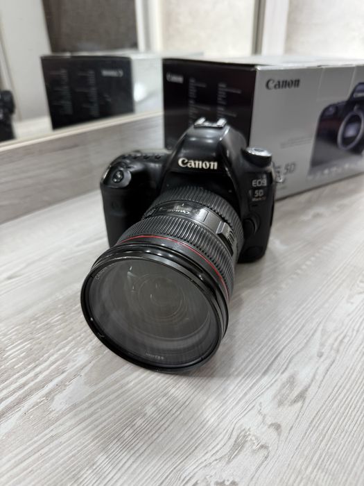 Canon 5D Mark IV+ 24-70mm 2.8 + 85mm 1.2