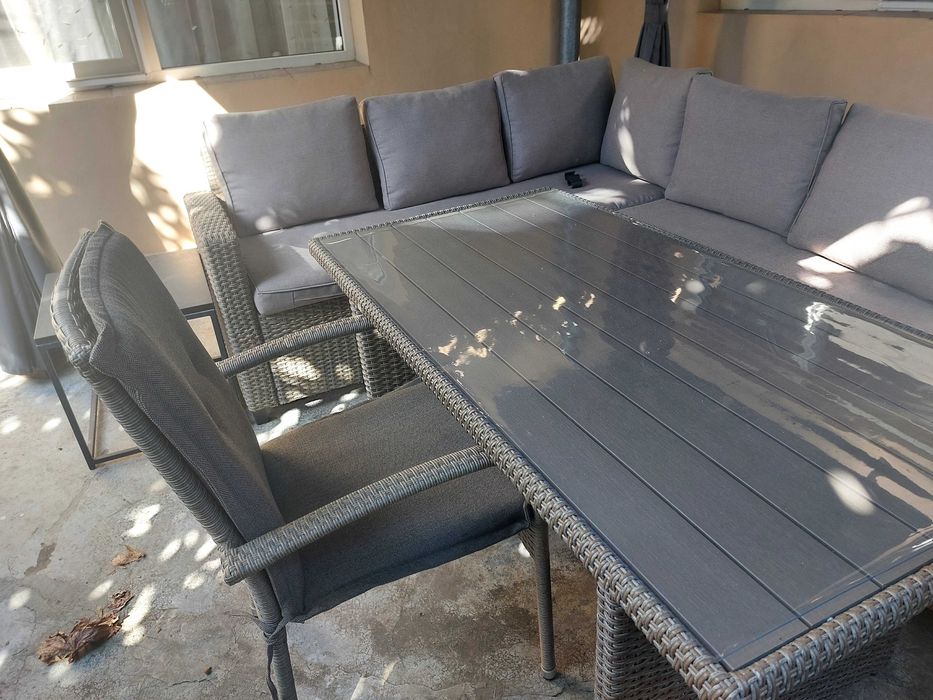Vand set canapele, masa, scaun si pavilion terasa