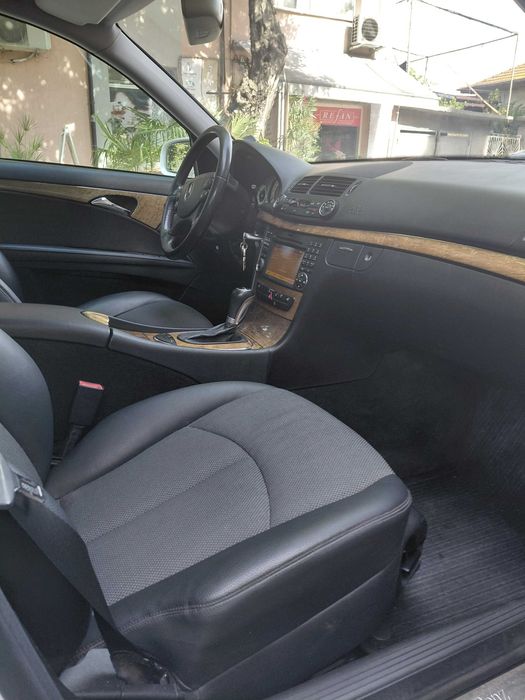 Автомобил Мерцедес е 320