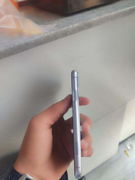 Iphone 11 hamma narsasi radnoy