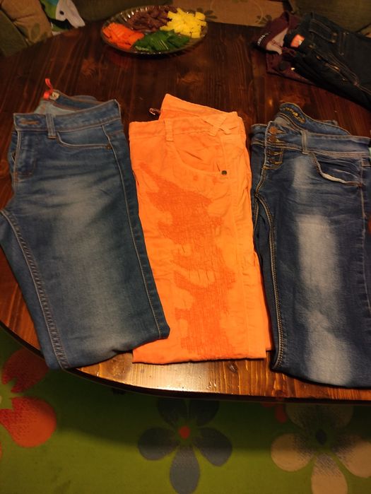 Дамски дънки и джинси
