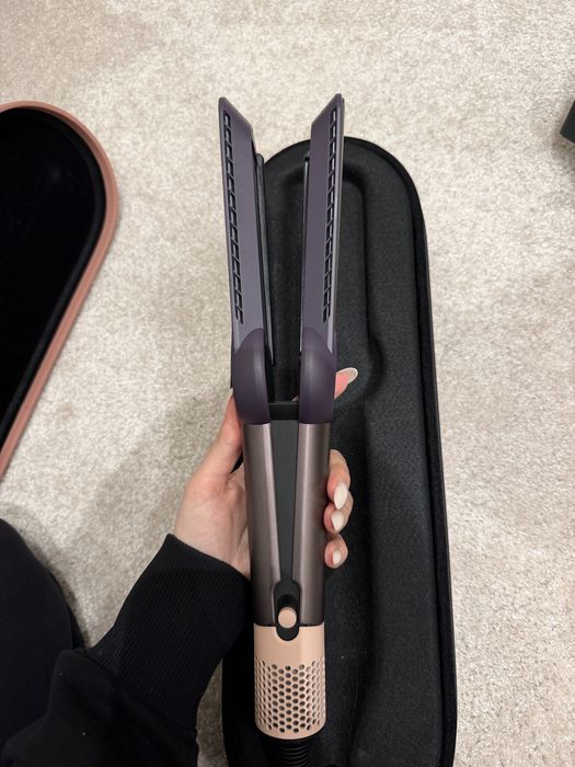 Dyson Airstrait в цвят Jasper Plum