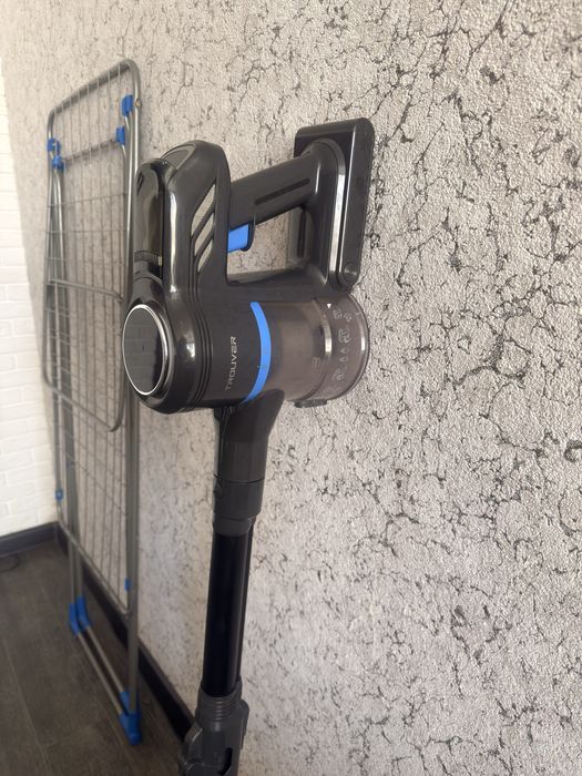 Вертикальный пылесос