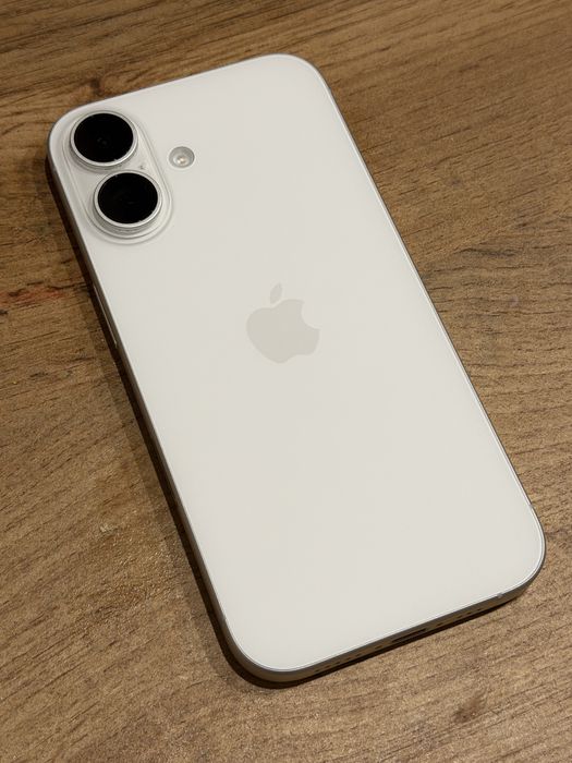 iPhone 16 128 как новый