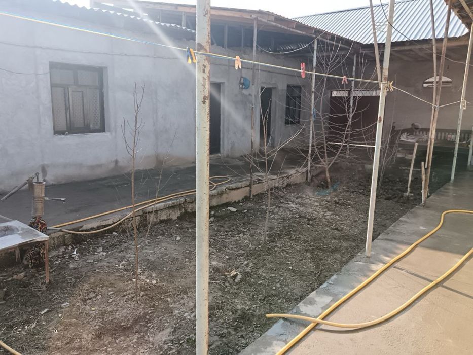 Uy sotiladi yangiyol tuman said ota maxalla