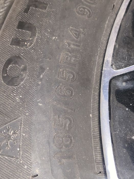 Продам зимнию резину с дисками