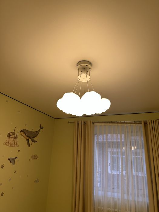 Продам 3 люстры новые