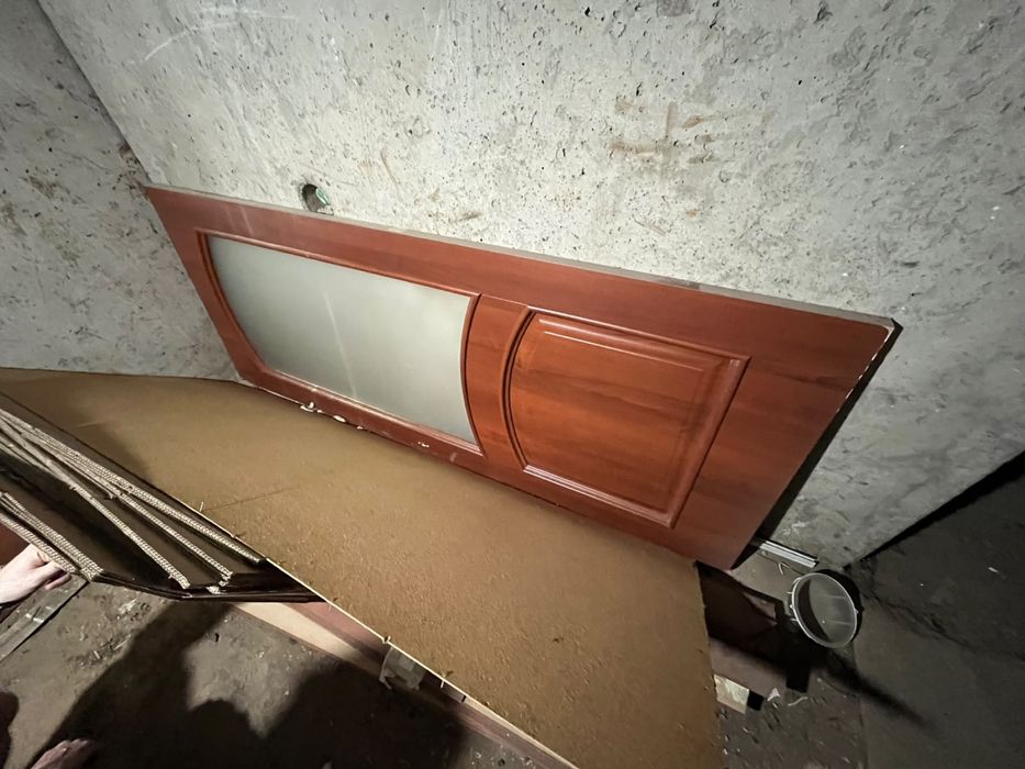 Продам двери разные б/у  межкомнатные