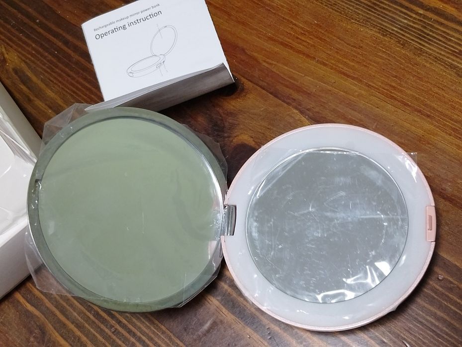 Продавам огледалце с преносима батерия