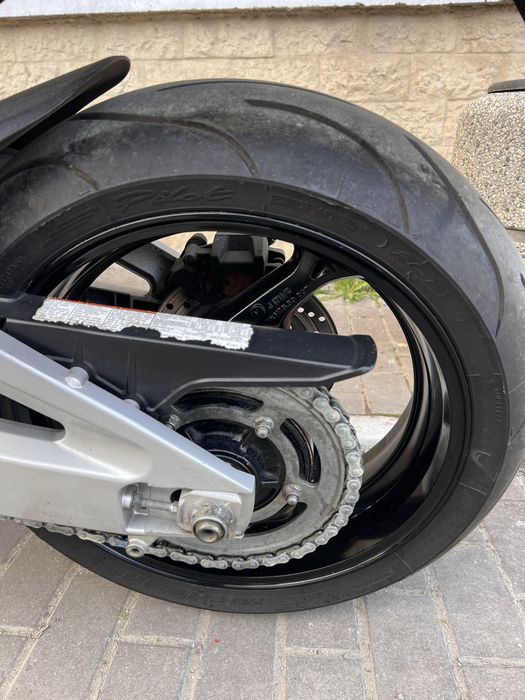 Suzuki GSR 600 motocicleta naked