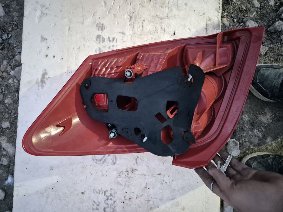 Оригинален Десен Стоп за Тойота Аурис 2007- 2011г