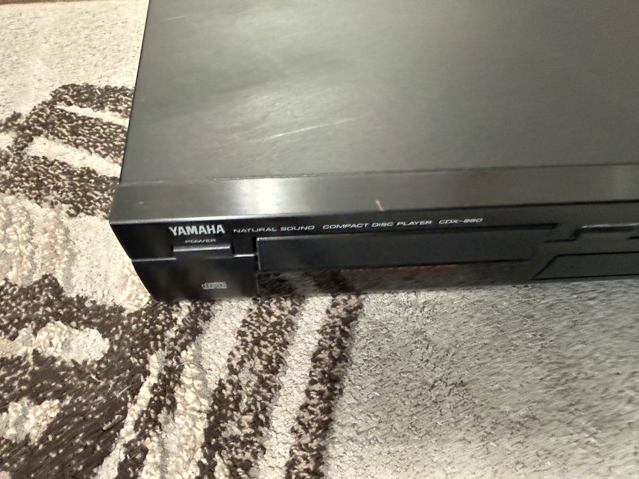 Yamaha CDX-880 Качествен  CD Player
