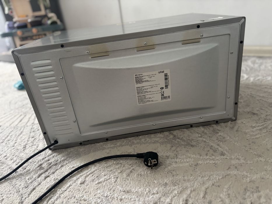 Продам Духовую печь Artel 42литра