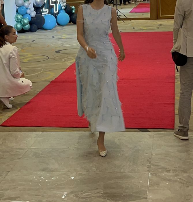 Платье на выпускной, сырға салу