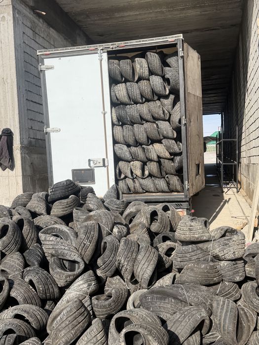 Шины 215/55/17 Goodyear