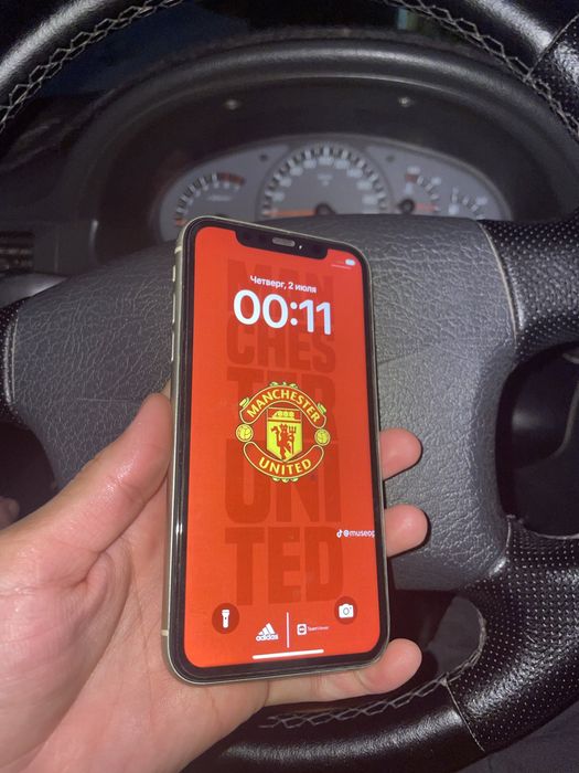 iPhone 11/ 64 гб