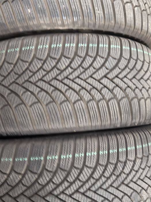 Vand 4 anvelope 225/55/18 bridgestone de iarnă ca noi