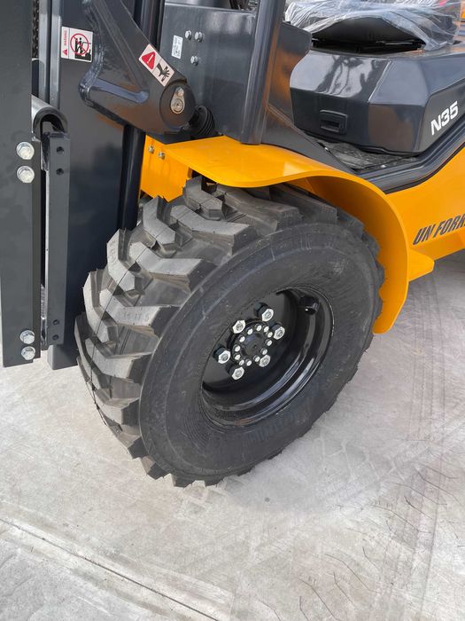 Motostivuitor / Stivuitor NOU Pentru Teren Accidentat 3,5t Diesel STOC