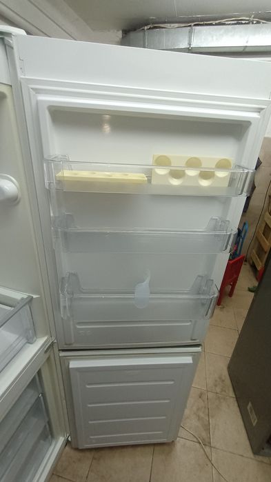 Хладилник с фризер INDESIT
