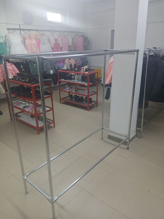 Продам вешалки настенные и напольные