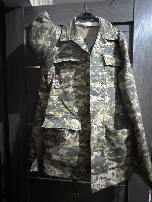 Продам военную одежду 48 размера