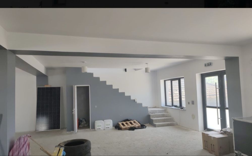 De vanzare imobil nou  (spatiu comercial + spatii de locuit)