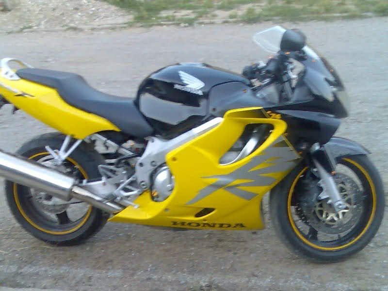 Honda- CBR-F4- Мотор