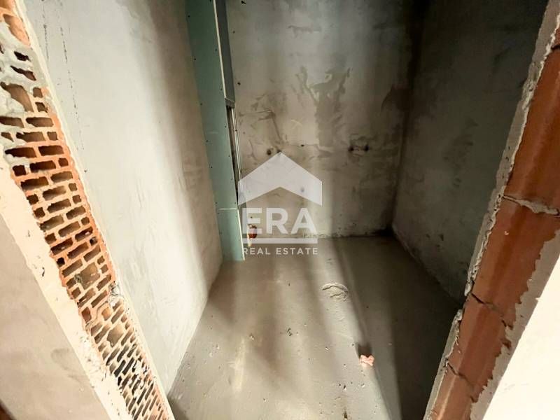 Продава се Двустаен апартамент в Варна, Бриз - 61 кв.м за 2541 €/кв.м - Снимка #6