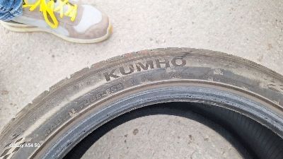 Гуми Kumho 245/40R18 4броя  летни