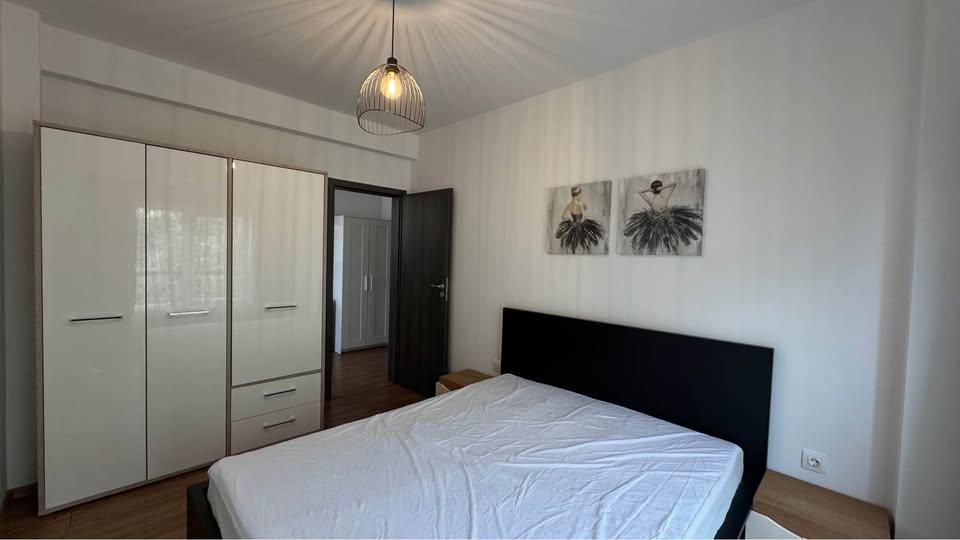 Дава се под наем Тристаен апартамент в Варна, Център - 89 кв.м за 800 € - Снимка #3