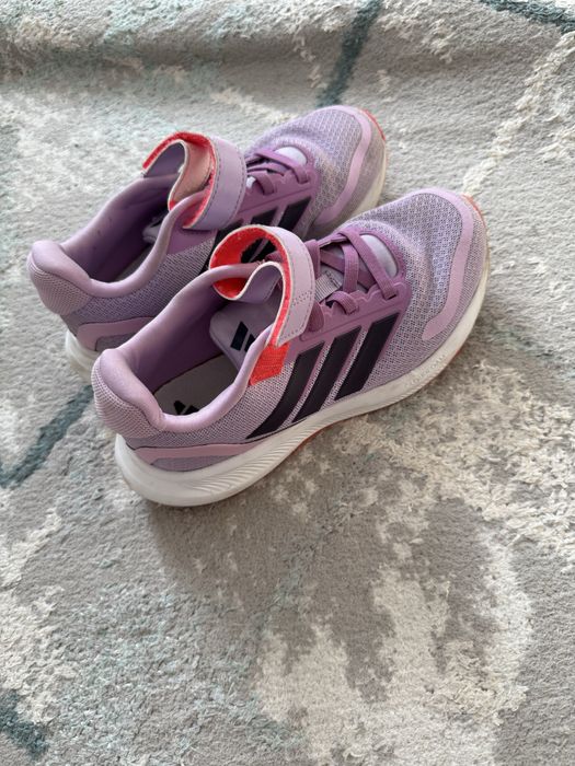 Кроссовки adidas оригинал, 33 размер