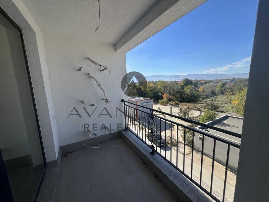 оф.21530 Тристаен апартамент / Кършияка