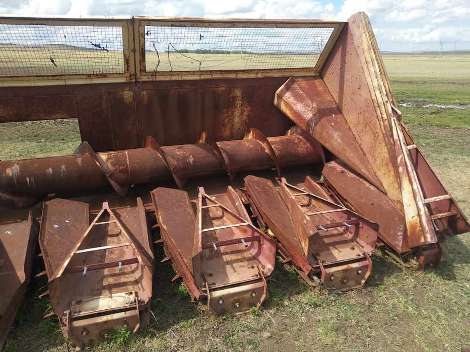 Жатка для уборки подсолнечника