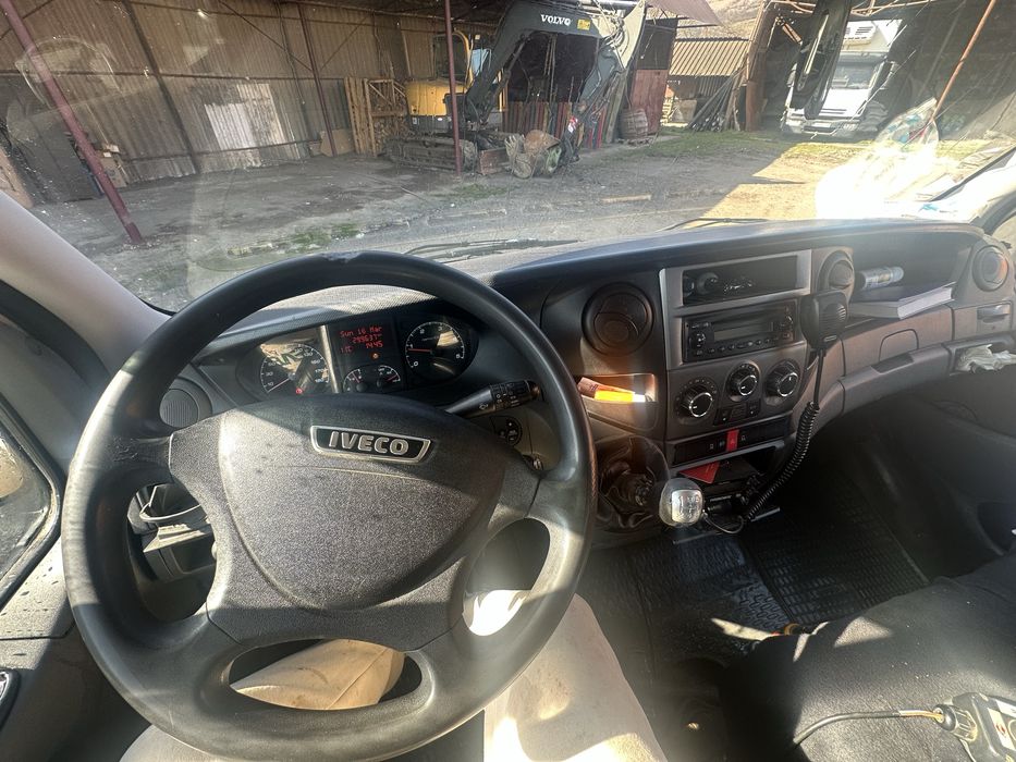 Vand iveco basculabil cu macara