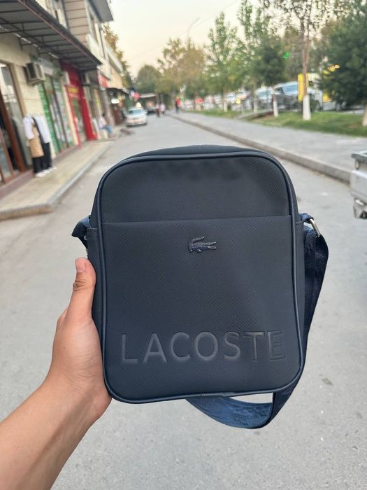 Лакосте сумка тёмно синий (как новый] цена: 90000сум
