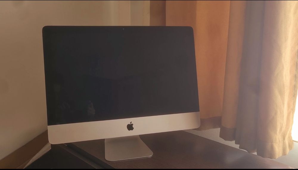 iMac 21.5" 4K (2019) – Intel i5, SSD, 32GB RAM – stare foarte bună