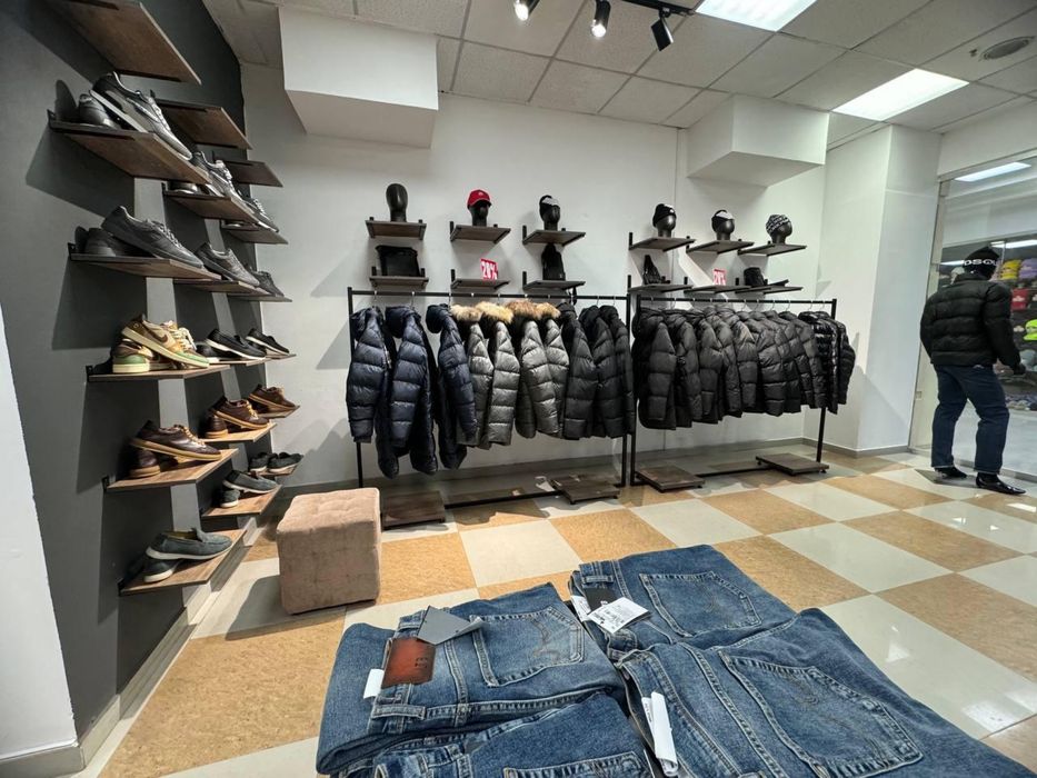 Оборудование для магазина одежды