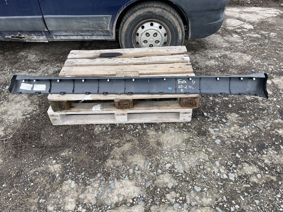 Десен праг за Tesla Y Тесла У 2020г- 2бр