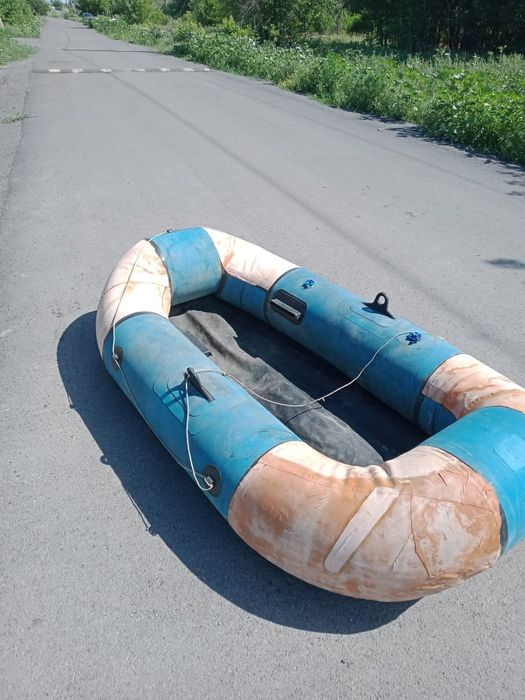 Лодка резиновая ..