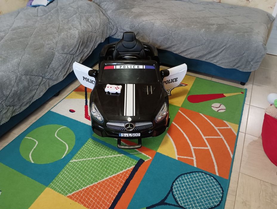 Детска акумулаторна кола