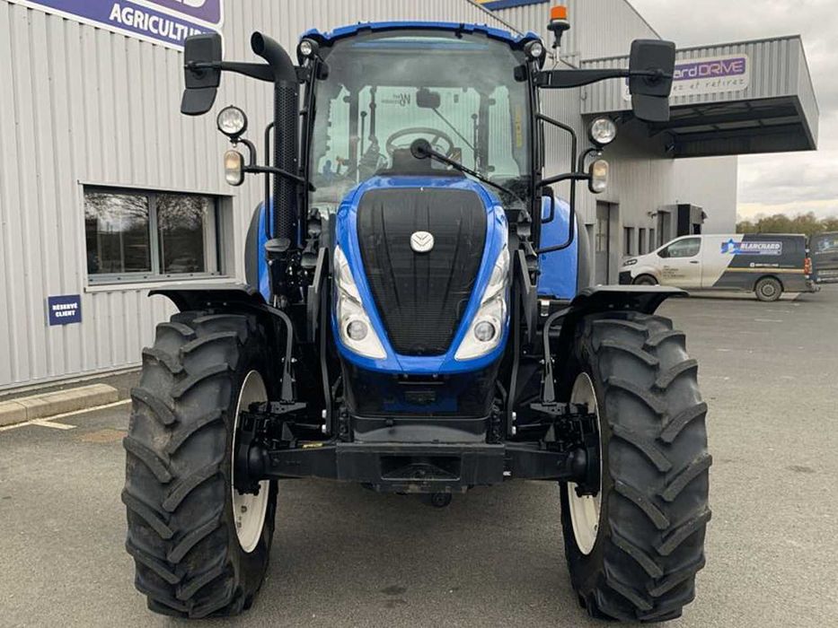 Колесный трактор  NEW HOLLAND T5.110 ELECTRO COMMAND