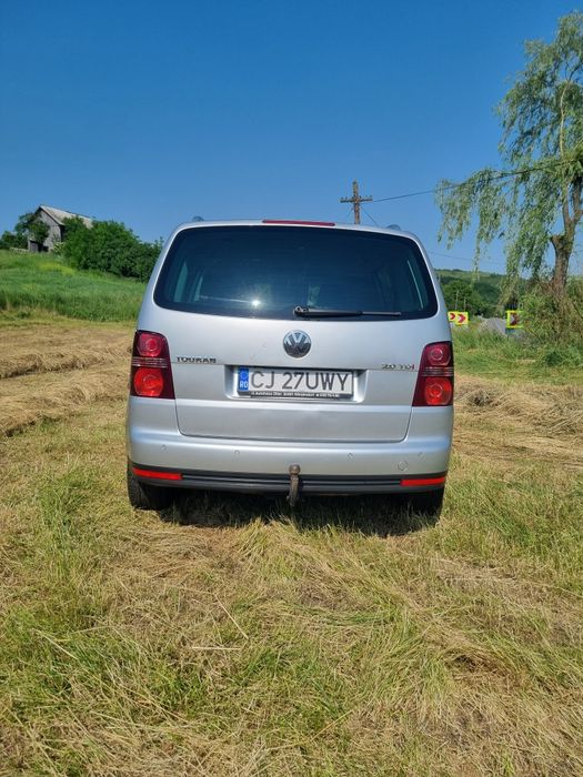 Proprietar vând Volkswagen touran 2.0 tdi 170 cai an 2008