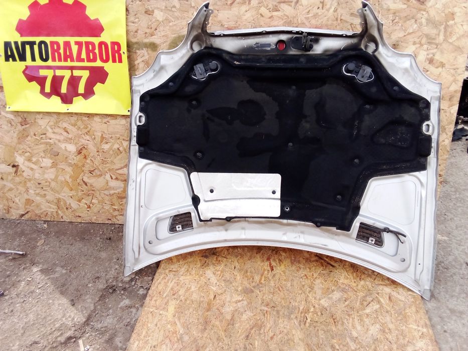 Капот на Мерседес W203