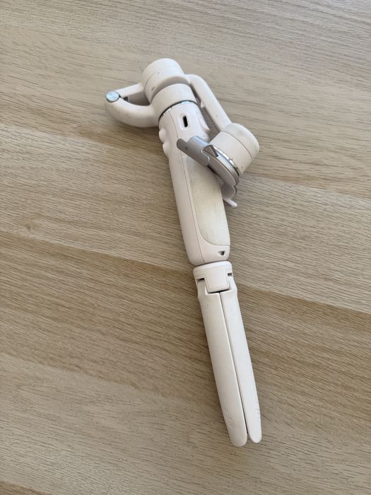 Vand DJI OM5 selfie stick si sistem stabilizare pt smartphone