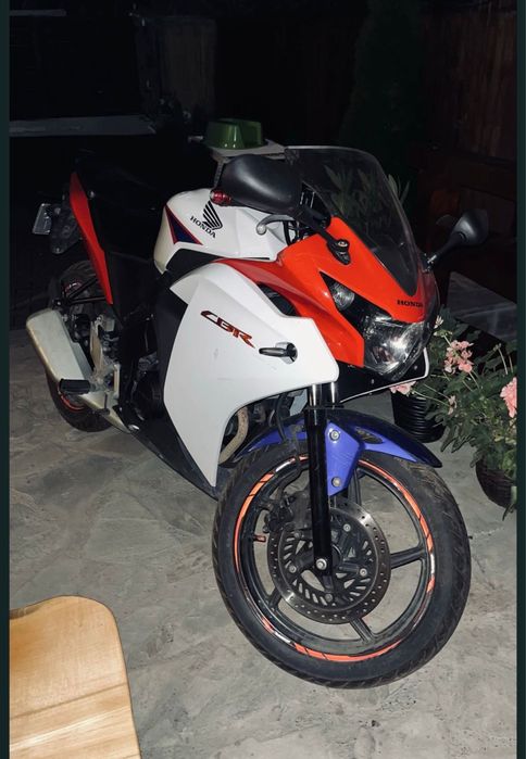 Motor Honda CBR 125 2011
