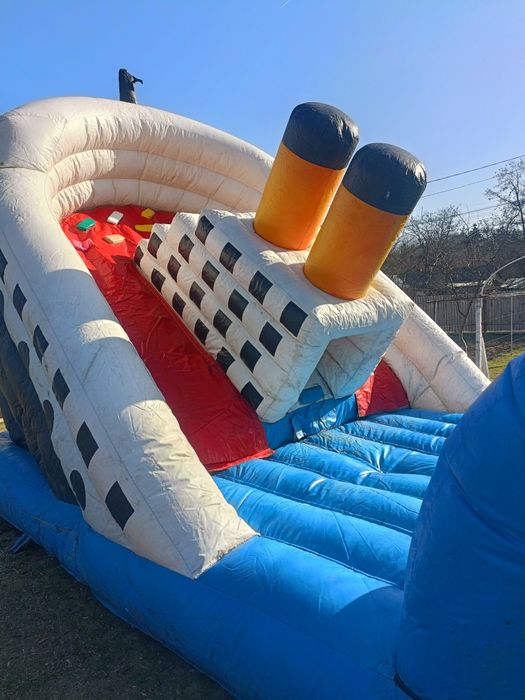 Vând tobogan gonflabil , ideal pentru locuri de joaca copii, bâlciuri