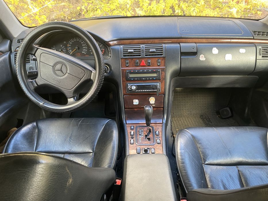 Mercedes Benz E280