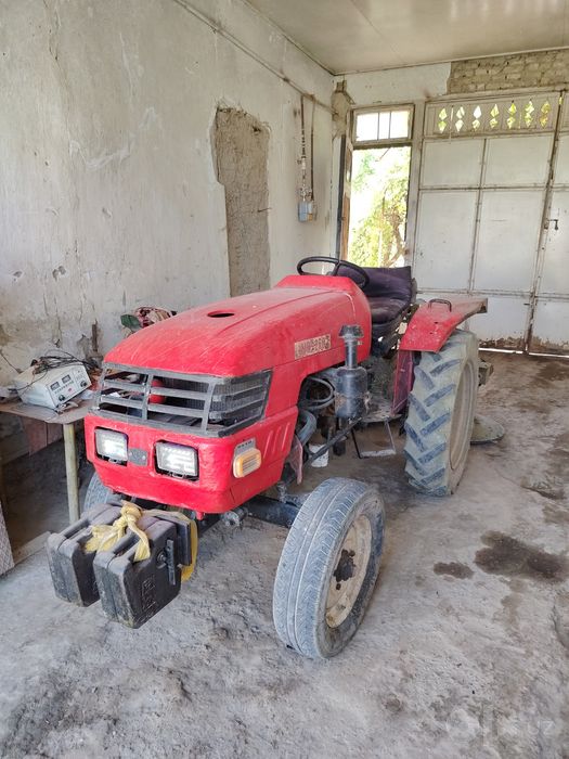 Dongfen mini traktor kaselkasi bilan otiladi